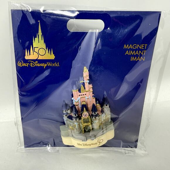 Walt Disney World 50th Anniversary Cinderella Castle Magnet 3D Collect WDW RARE - Picture 2 of 4